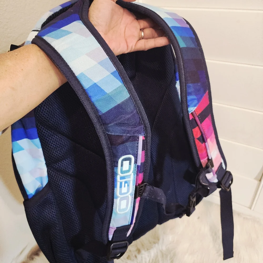 OGIO® Turbine Backpack With 17" Laptop Pocket, Kaleidoscope New With Tags - Picture 5 of 11